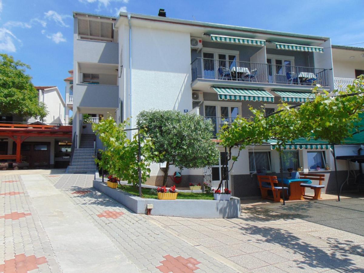 Apartments Marija Malinska Exterior foto
